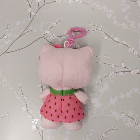 Sanrio Hello Kitty 2020 Fruit Blind Box Strawberry Plushie Keychain - Picture 5 of 6